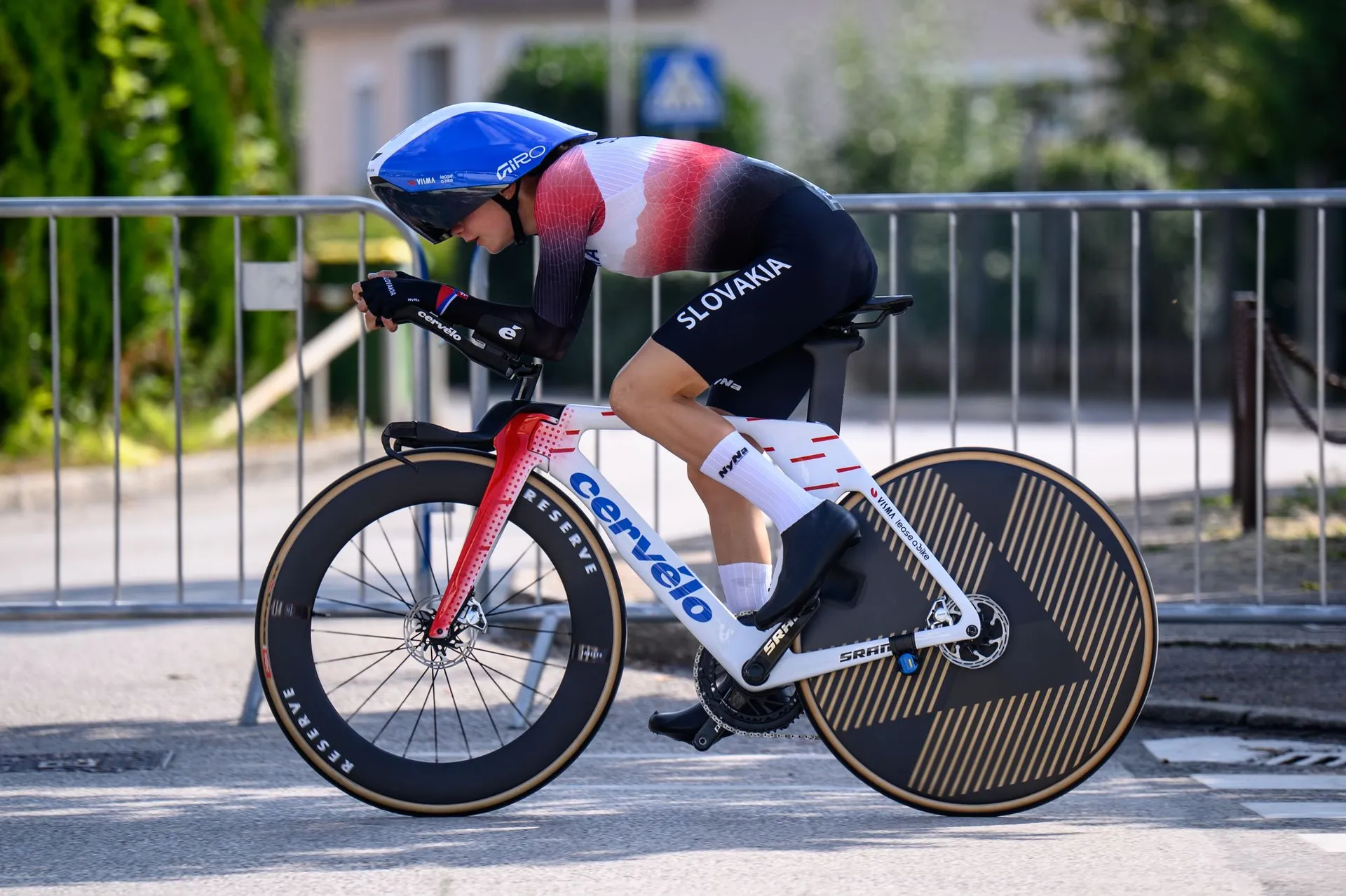 Slovenská cyklistka Viktória Chladoňová počas časovky žien U23 na ME 2026.