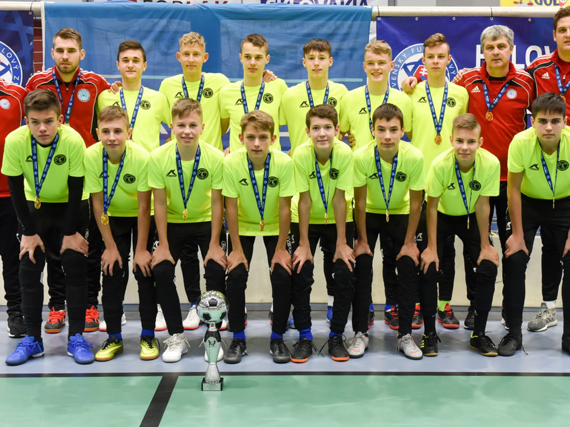 Víťazmi Halovej sezóny mládeže SFZ 2019/20 tímy AS Trenčín U13 a JUPIE FŠMH Podlavice U15