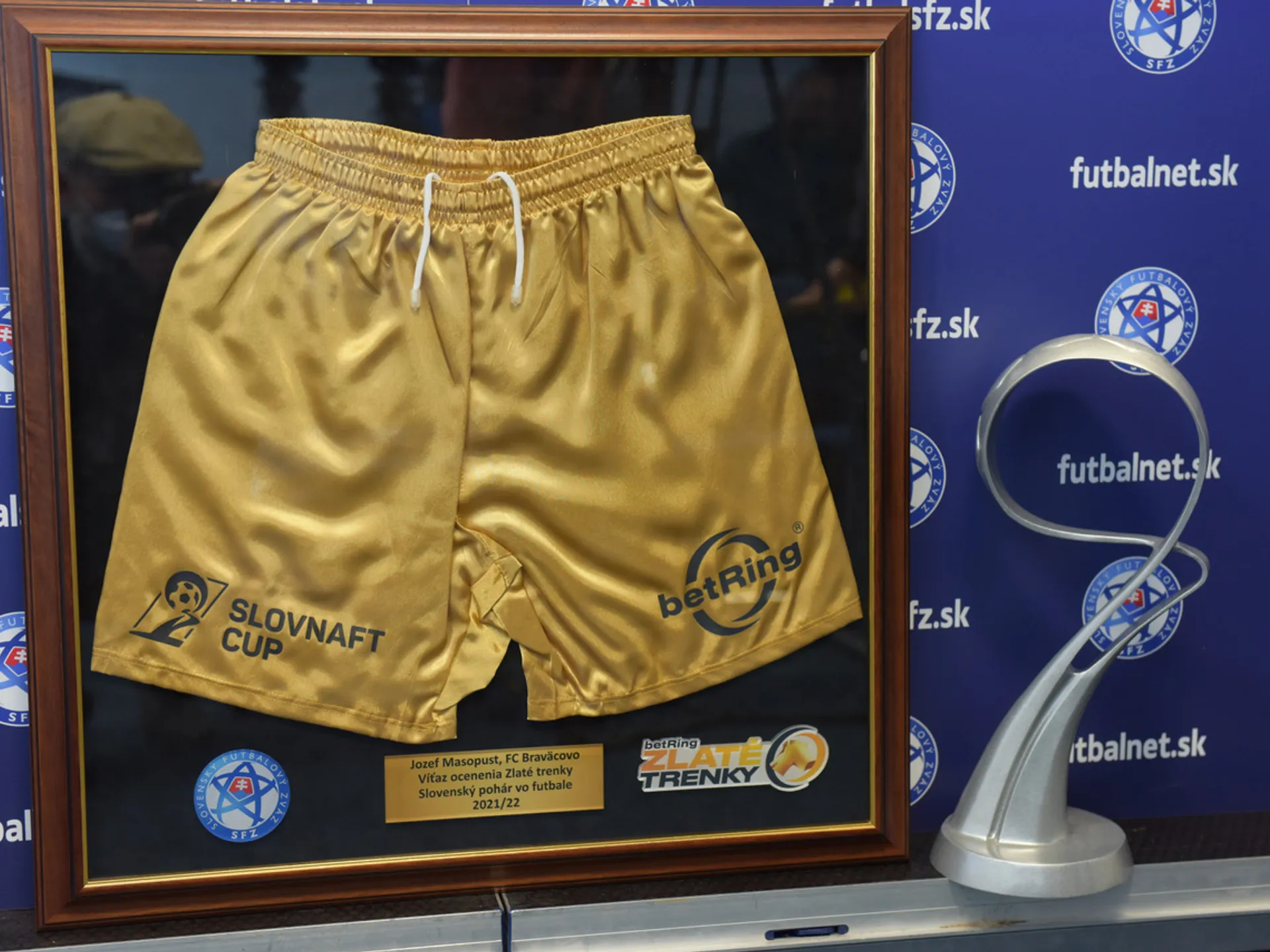 SLOVNAFT CUP – Kto vyhrá prvé betRing Zlaté trenky? Reprezentačný hrdina, či dedinský brankár? 