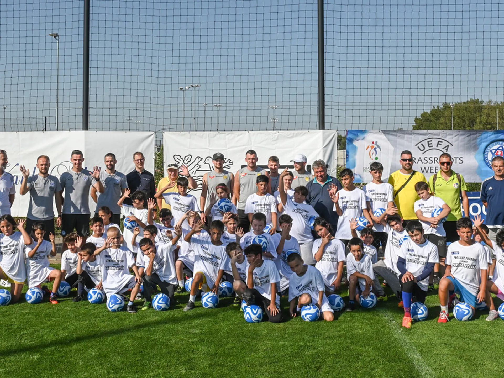 GRASSROOTS – Na Festival futbalu centier pre deti a rodiny prišiel aj tréner Guľa