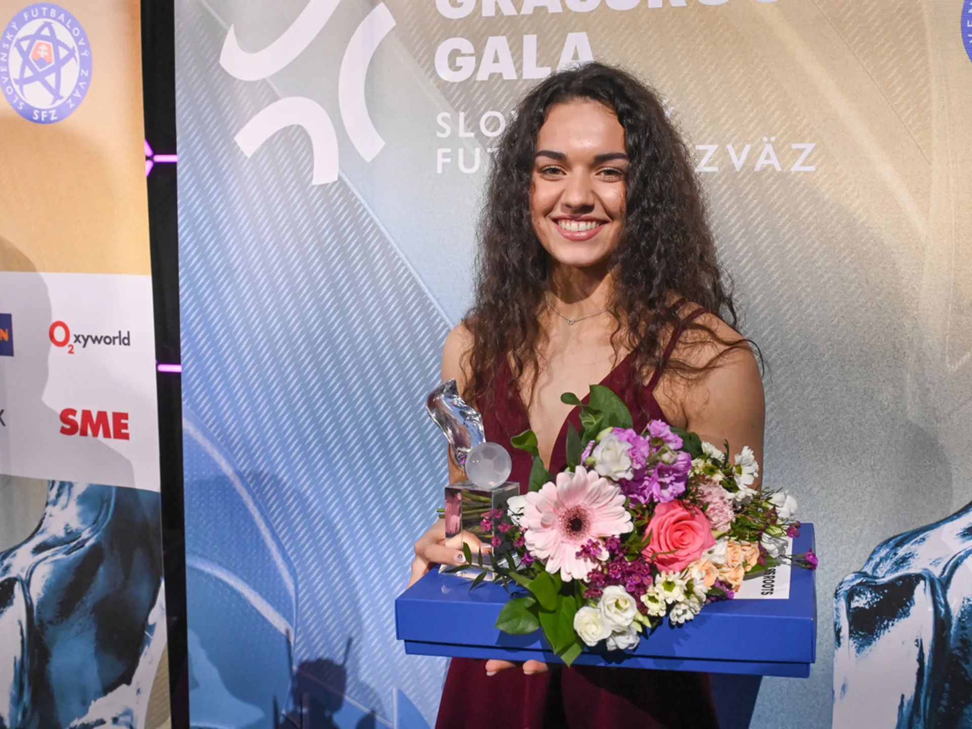 Karolína Bayerová získala na Grassroots Gala cenu pre najlepšiu futbalistku roka do 19 rokov.