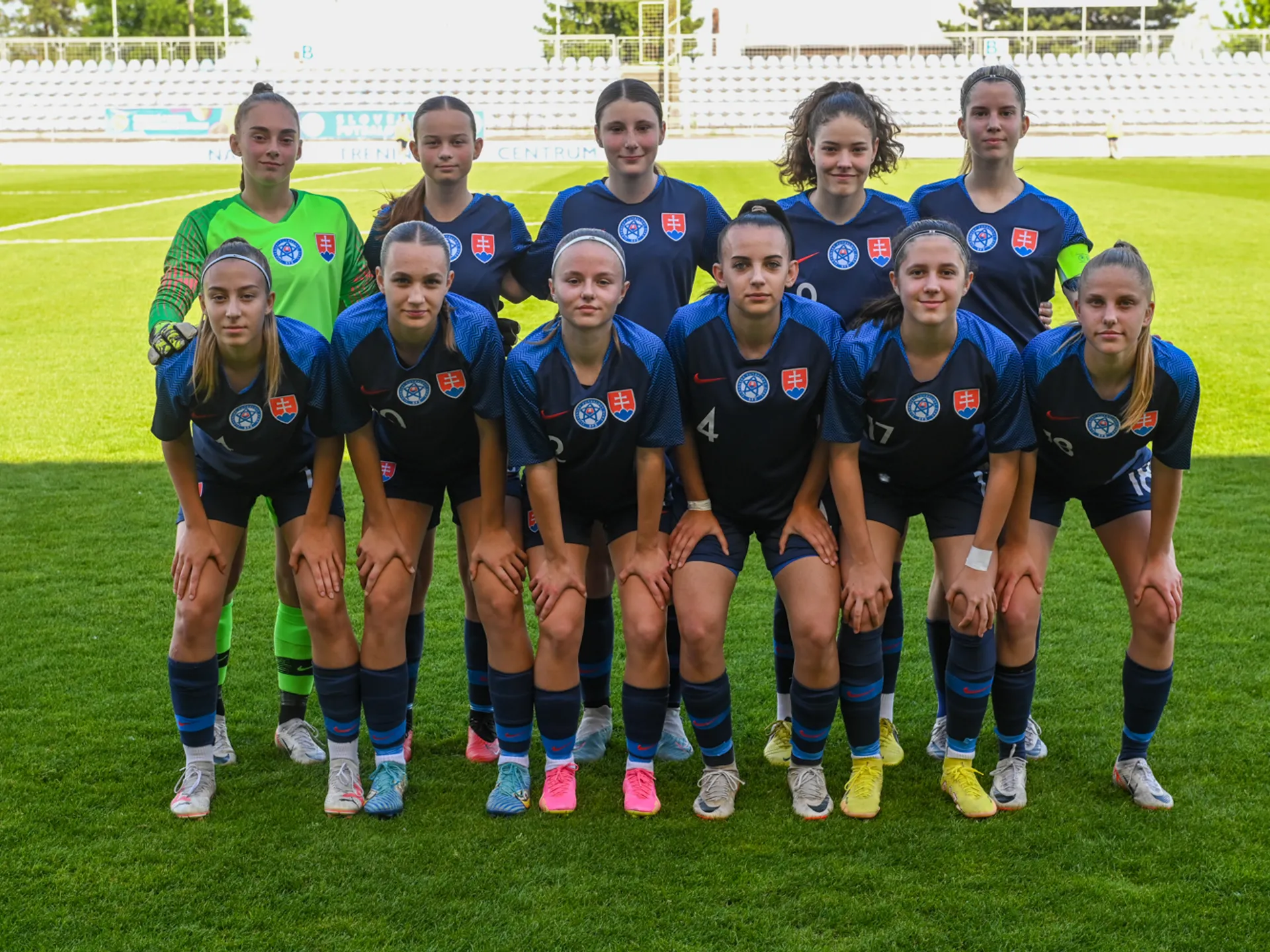 Základná zostava slovenského tímu WU16 pred zápasom s Fínskom na UEFA Development turnaji v Senci (15.05.2024).