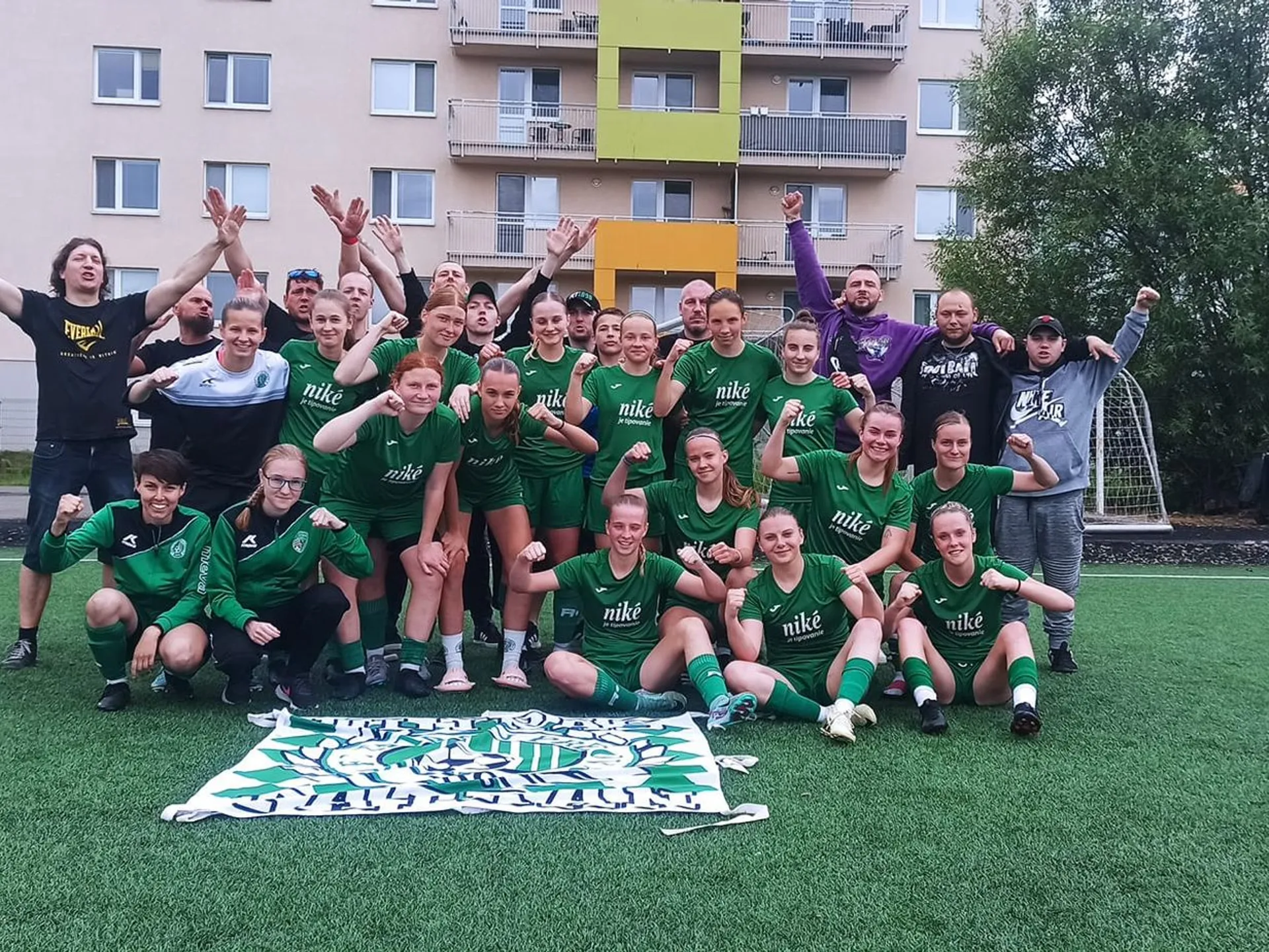 Hráčky Tatrana Prešov po víťazstve.