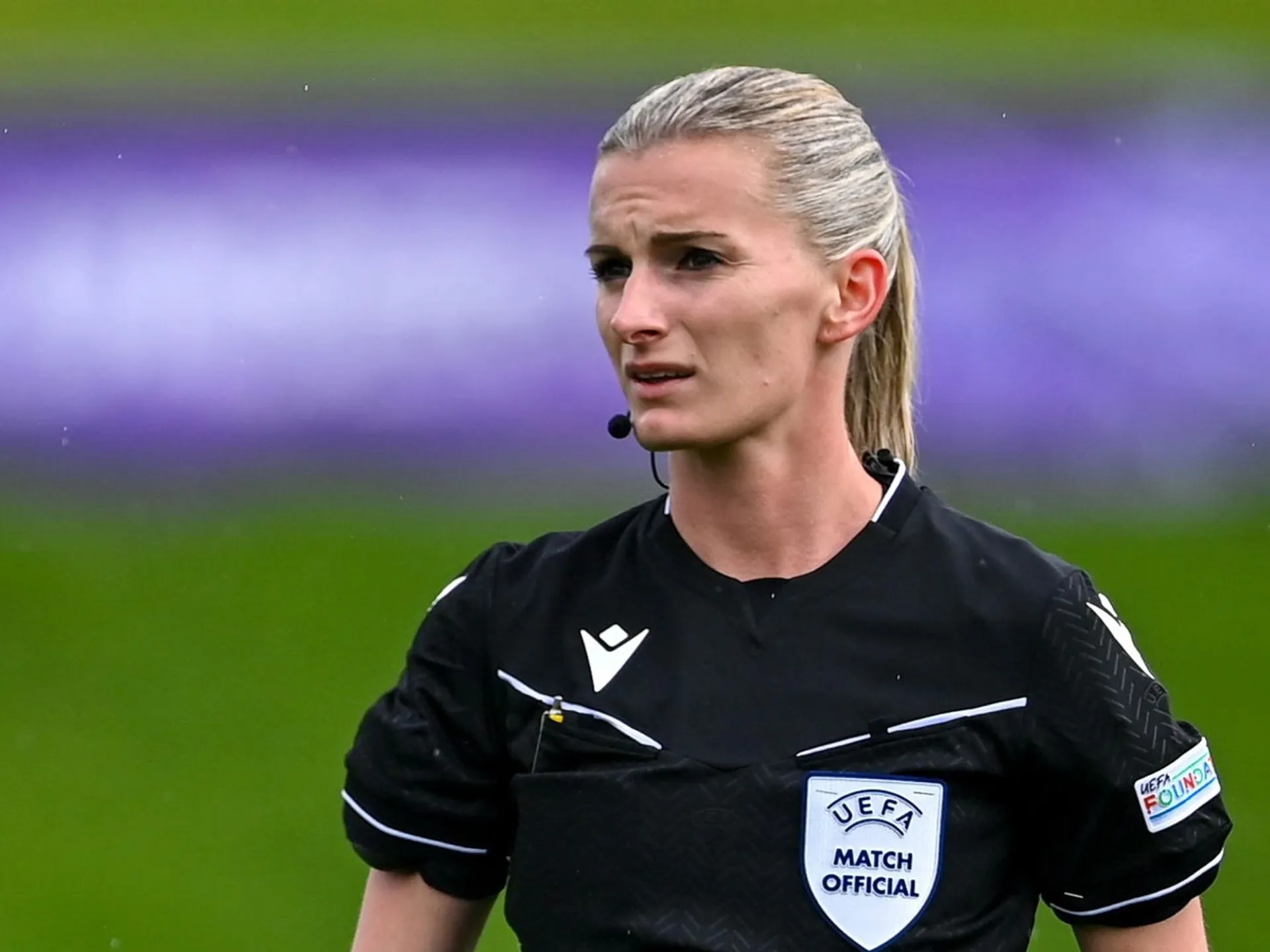 Rozhodkyňa Miriama Bočková počas zápasu UEFA Majstrovstiev Európy zien do 17 rokov 2023/2024 medzi Poľskom a Belgickom v Klostergårdens 