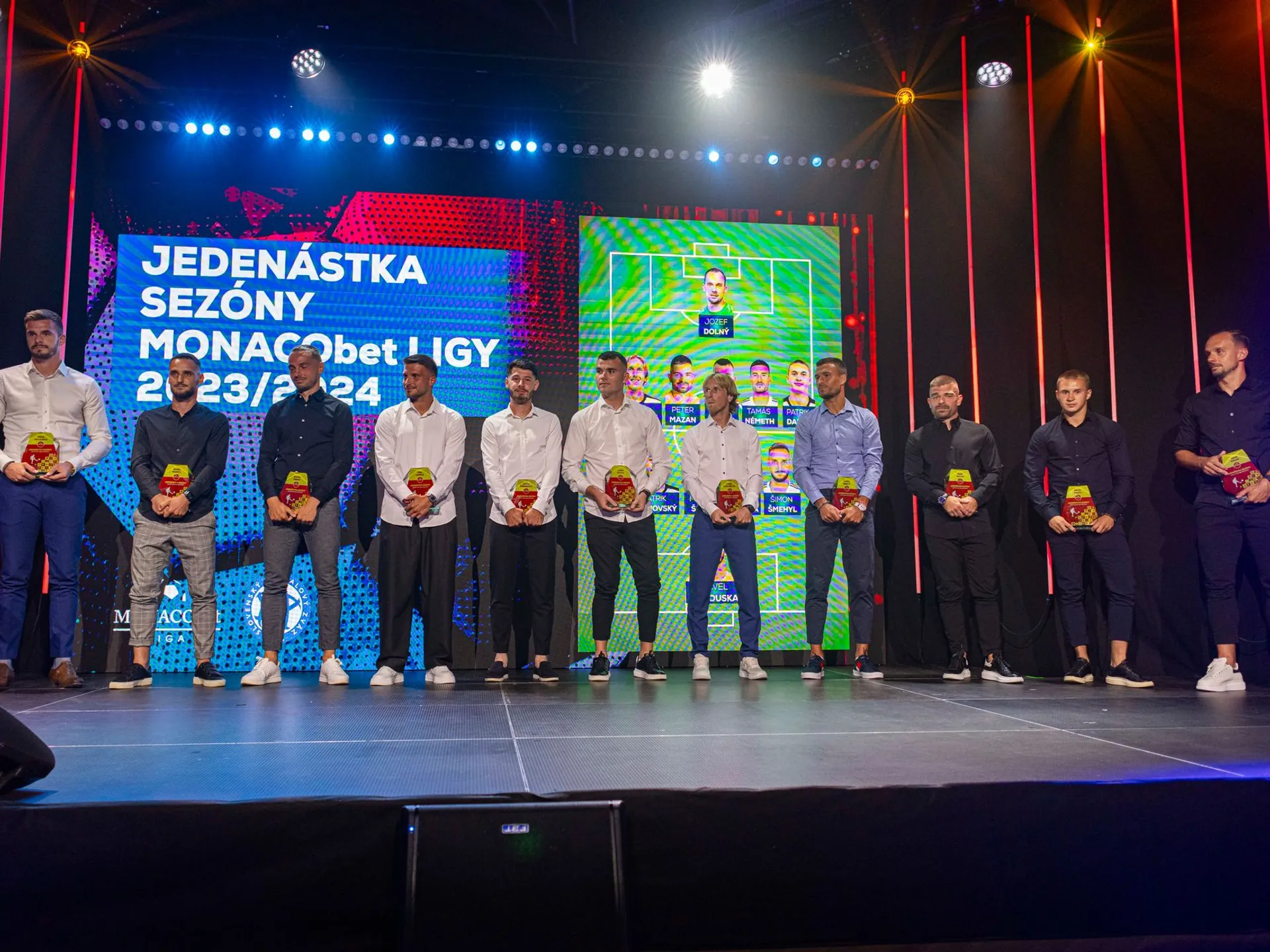 Jedenástka MONACObet ligy sezóny 2023/24 počas Galavečera MONACObet ligy a 3. ligy v Poprade (19.7.2024).