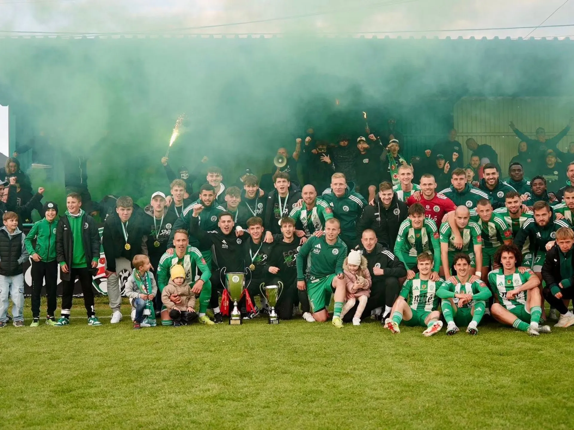 Kým v Humennom i v Starej Ľubovni sú v napätí, Prešovčania v Ličartovciach oslavovali aj s fanúšikmi.  
