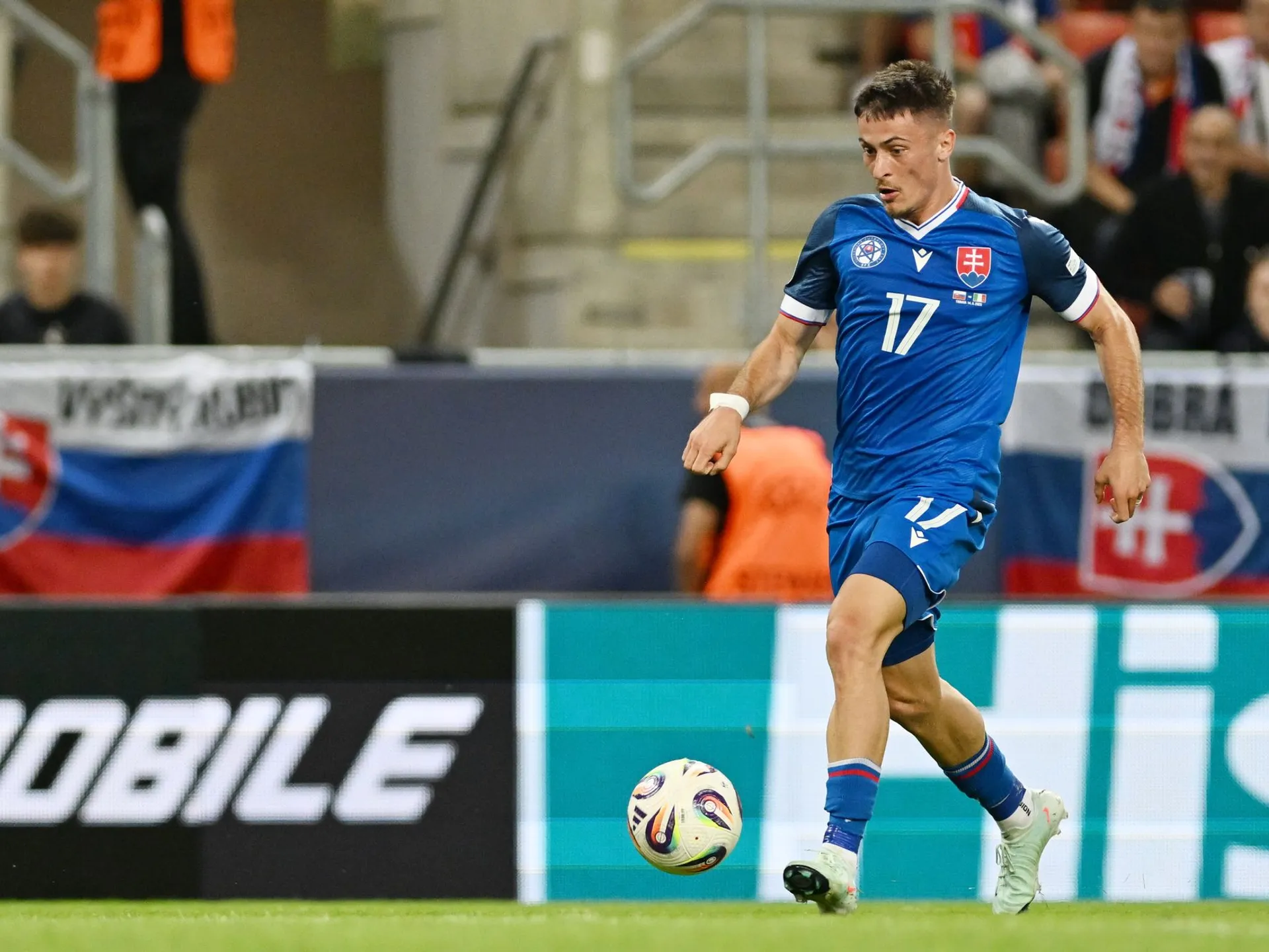 Na snímke hráč Slovenska Adrián Kaprálik počas zápasu základnej A-skupiny Slovensko - Taliansko na majstrovstvách Európy hráčov do 21 rokov v Trnave v sobotu 14. júna 2025.