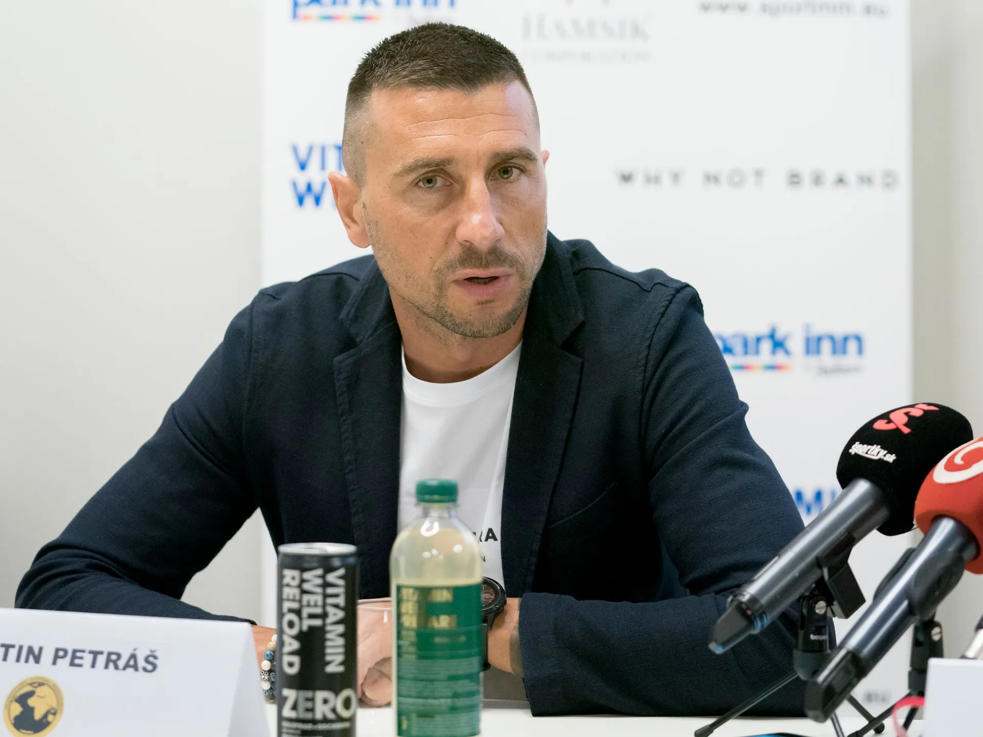 Na snímke agent Martin Petráš.