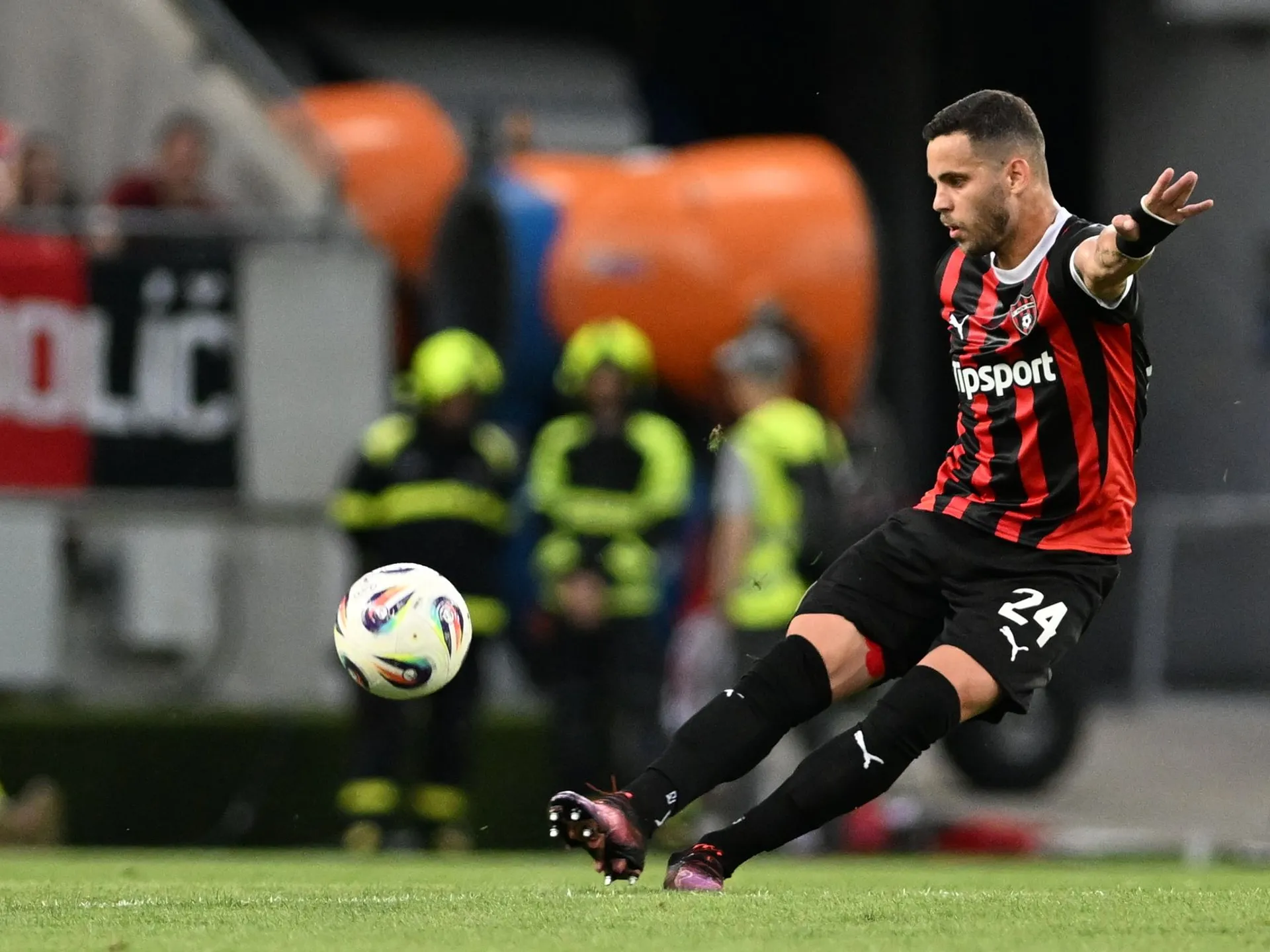 Na snímke hráč Trnavy Kristián Koštrna počas zápasu 1. predkola Európskej ligy medzi FC Spartak Trnava a BK Häcken v Trnave vo štvrtok 10. júla 2025. 