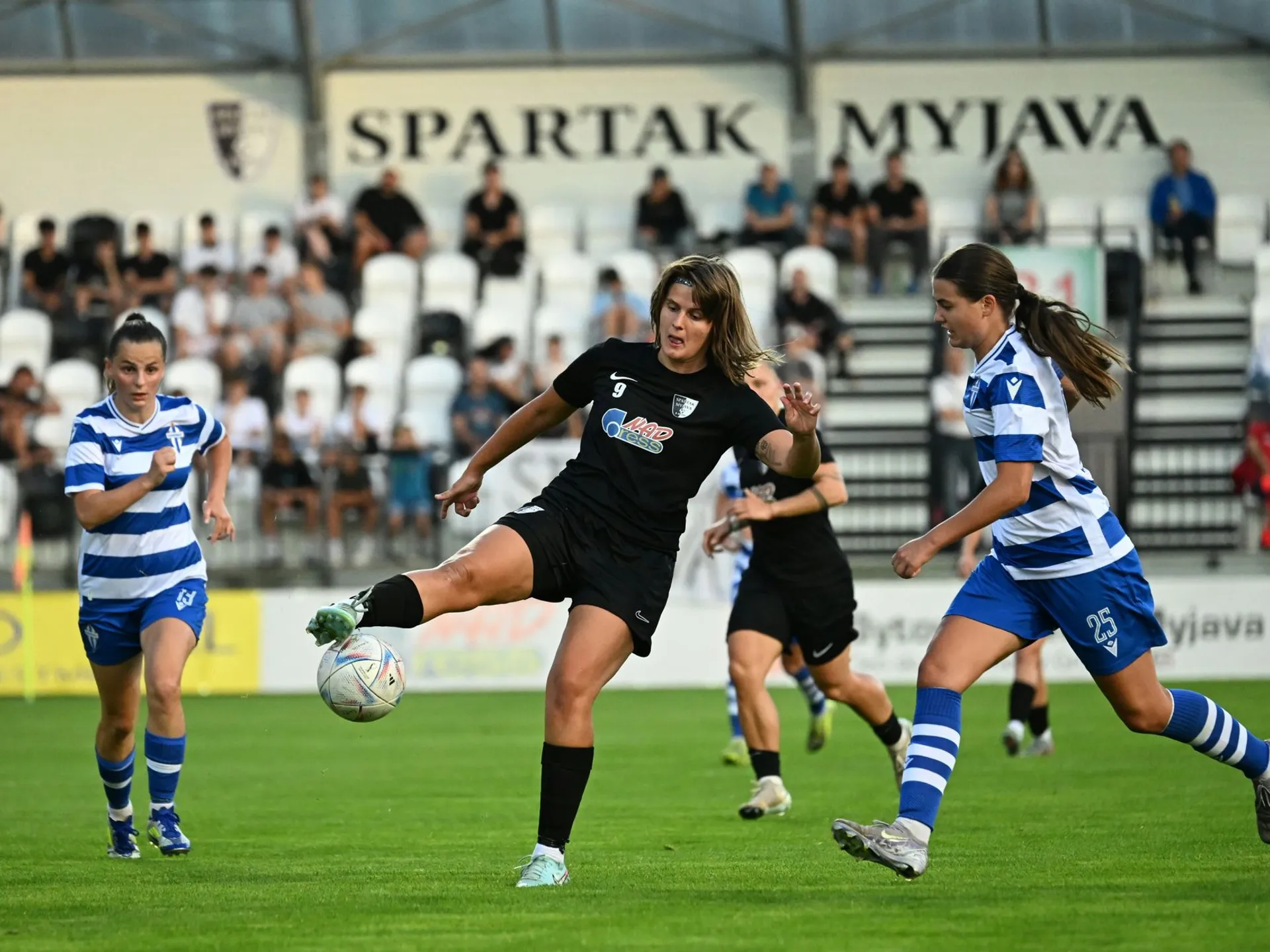 LIGA MAJSTERIEK  – Víťazný vstup Myjavčaniek do turnaja