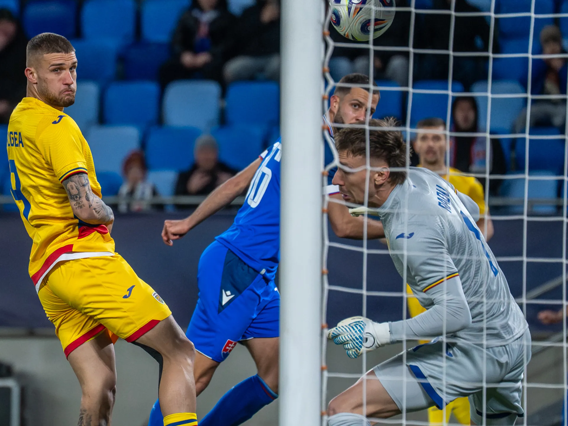 MUŽI A – Po víťazstve nad Rumunskom aspoň smutný úsmev na našich tvárach