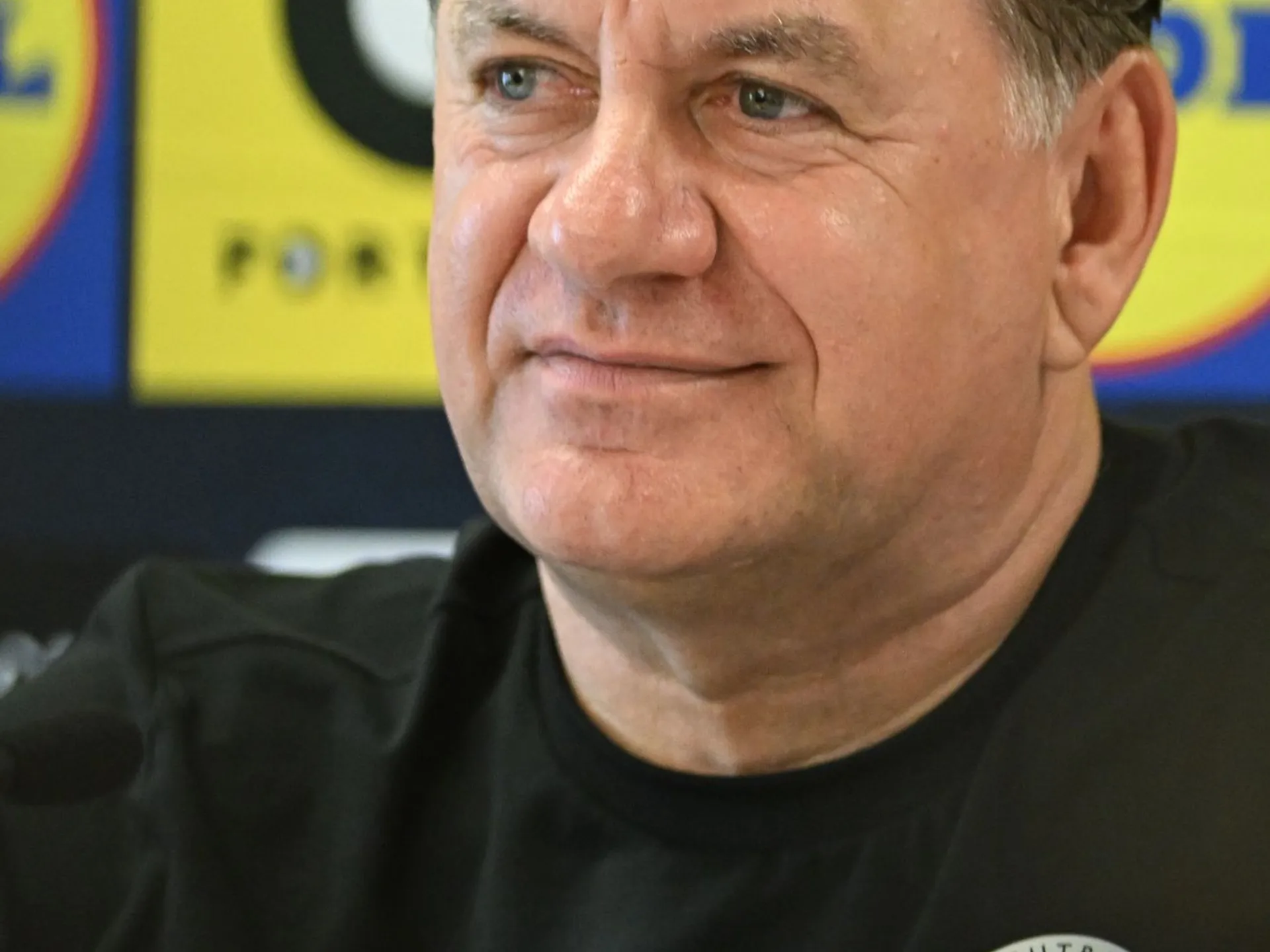 Na snímke tréner slovenskej futbalovej reprezentácie Vladimír Weiss st. počas tlačovej konferencie pred prípravnými zápasmi Slovenska s Maltou a Čiernou Horou v Senci v stredu 27. mája 2026. FOTO TASR - Lukáš Grinaj

- Slovensko
- šport
- futbal
- reprezentácia 
- príprava 
- zraz
- Weiss
- TK
- TTX