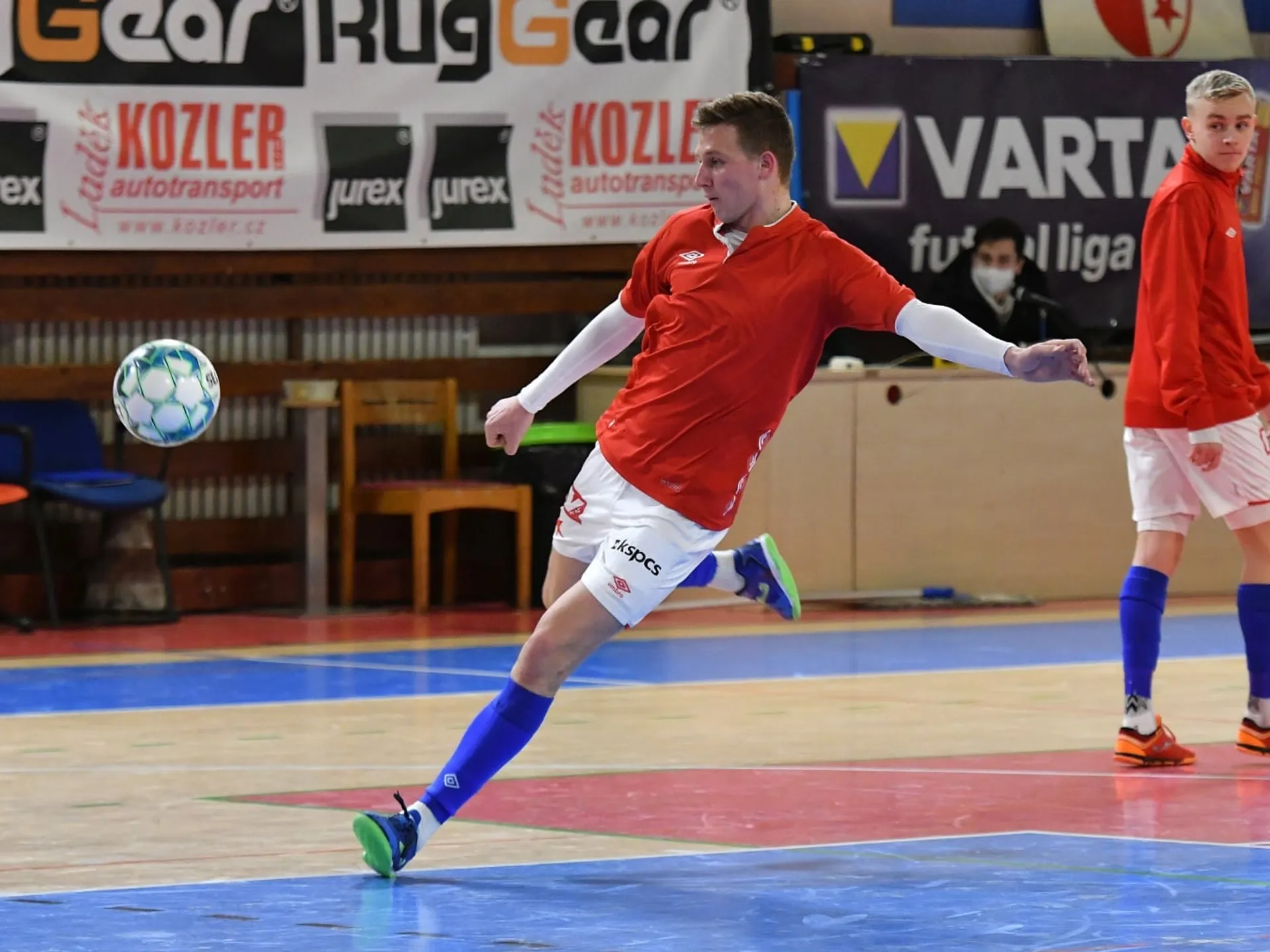 Pozitívne prípady COVID-19 v tímoch slovenských hráčov, Ševčík strelil víťazný gól Slavie