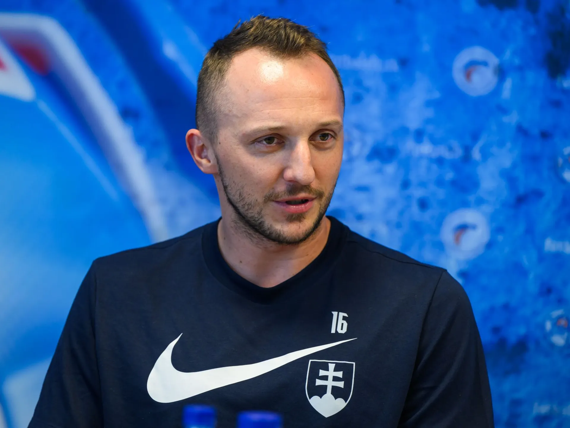 Na snímke futsalista Tomáš Drahovský počas tlačovej konferencie slovenskej futsalovej reprezentácie pred odvetným zápasom play off ME s Gruzínskom v Bratislave 22. septembra 2025. FOTO TASR - Jaroslav Novák
- Slovensko
- šport
- futsal
- baráž
- odveta
- slovenská
- futsalová
- reprezentácia
- Gruzínsko
- play
- off
- ME
- BAX