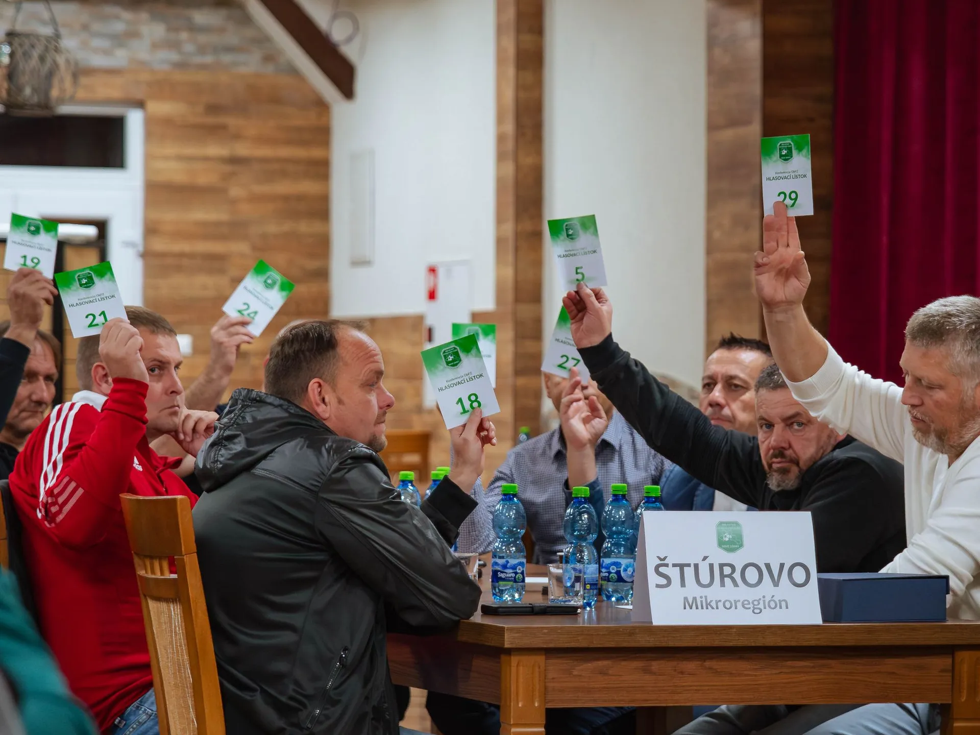 Na čele zväzu Pavol Gubric, konferencia udelila Petrovi Kováčovi titul Čestný predseda ObFZ