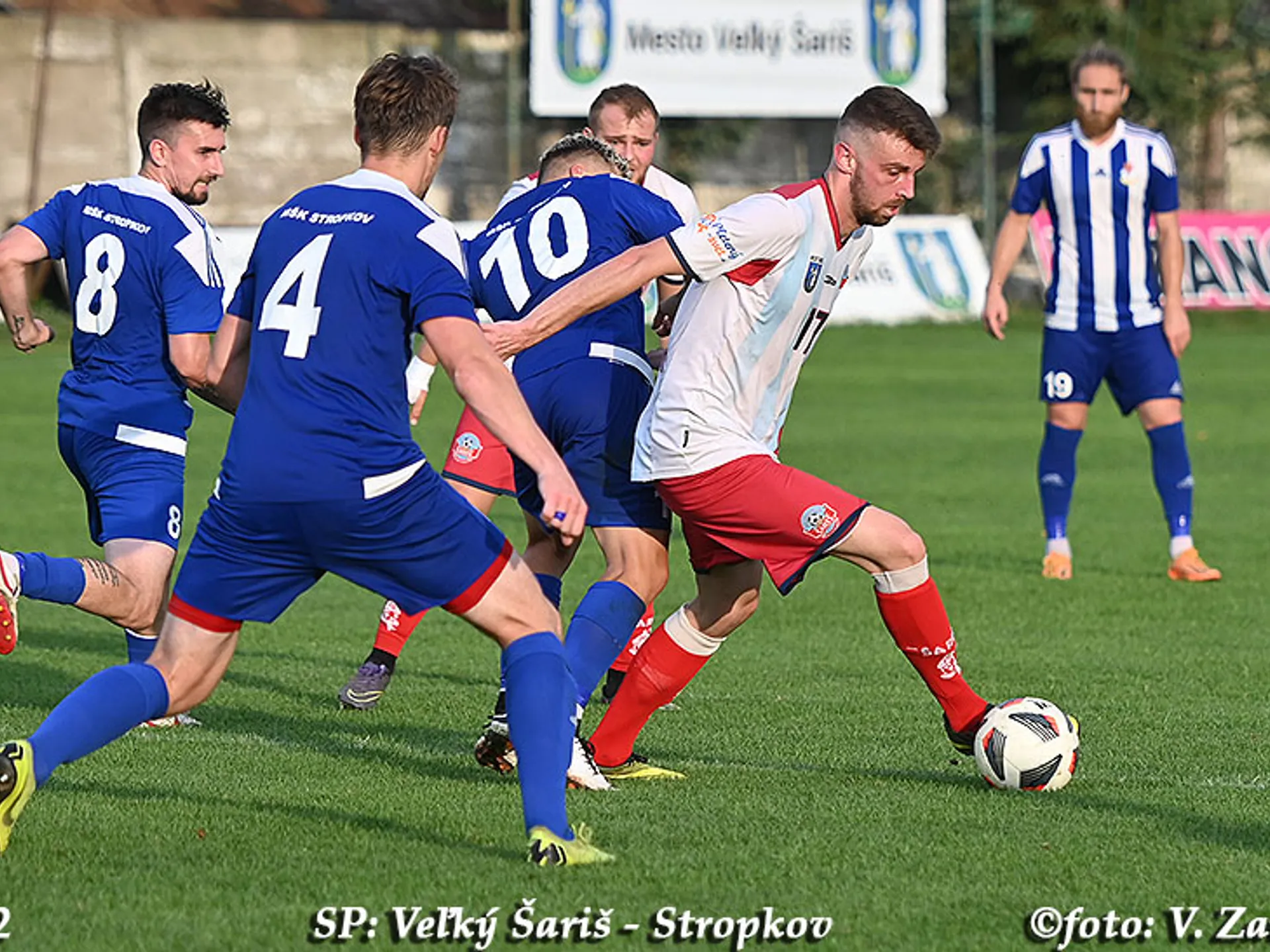 POD HRADOM DOMINOVALA TESLA