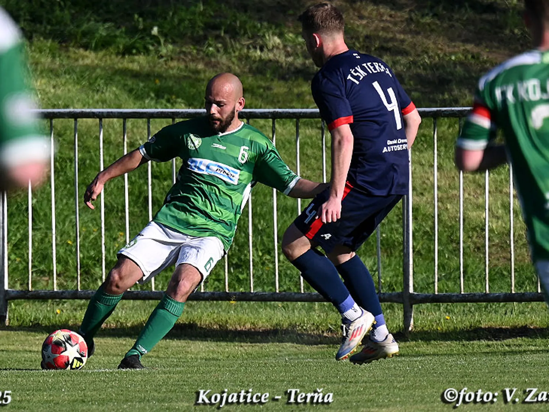 LÍDER KABÍNY VYMENIL DRES