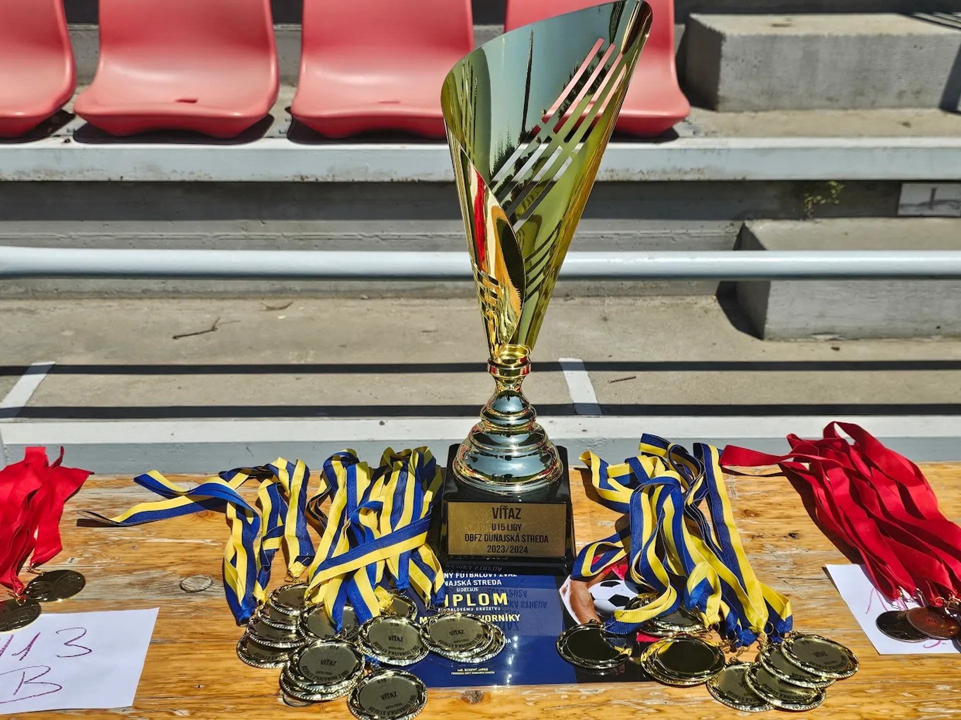 Starší žiaci MFK Malé Dvorníky získali titul v kategórii U15