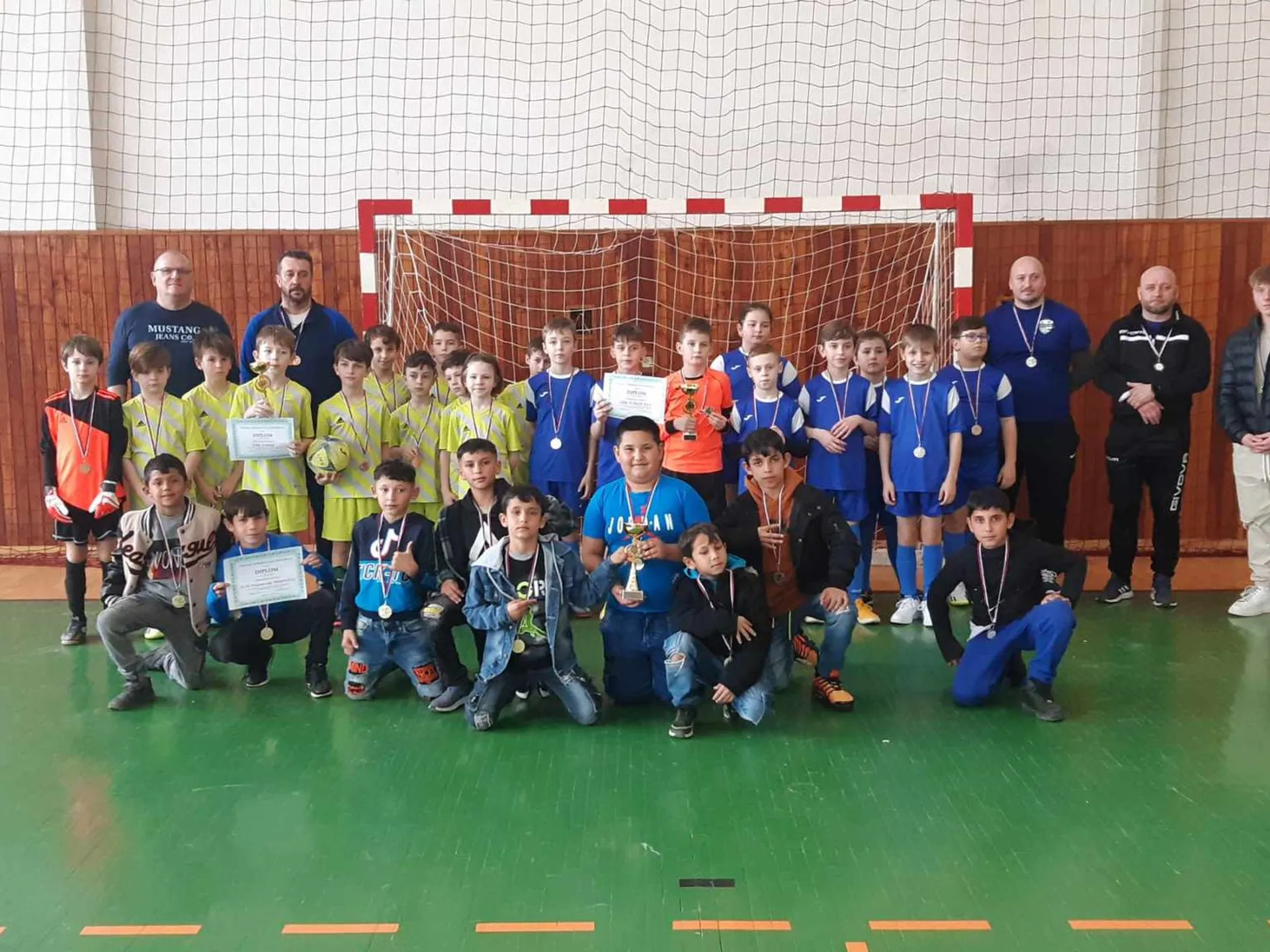 Víťazom finálového turnaja 1. ročníka „Turnaja ObFZ Michalovce družstiev prípraviek U11 FO a FK v halovom futbale“ pre sezónu 2023/2024 TJ FK Družstevník Trhovište