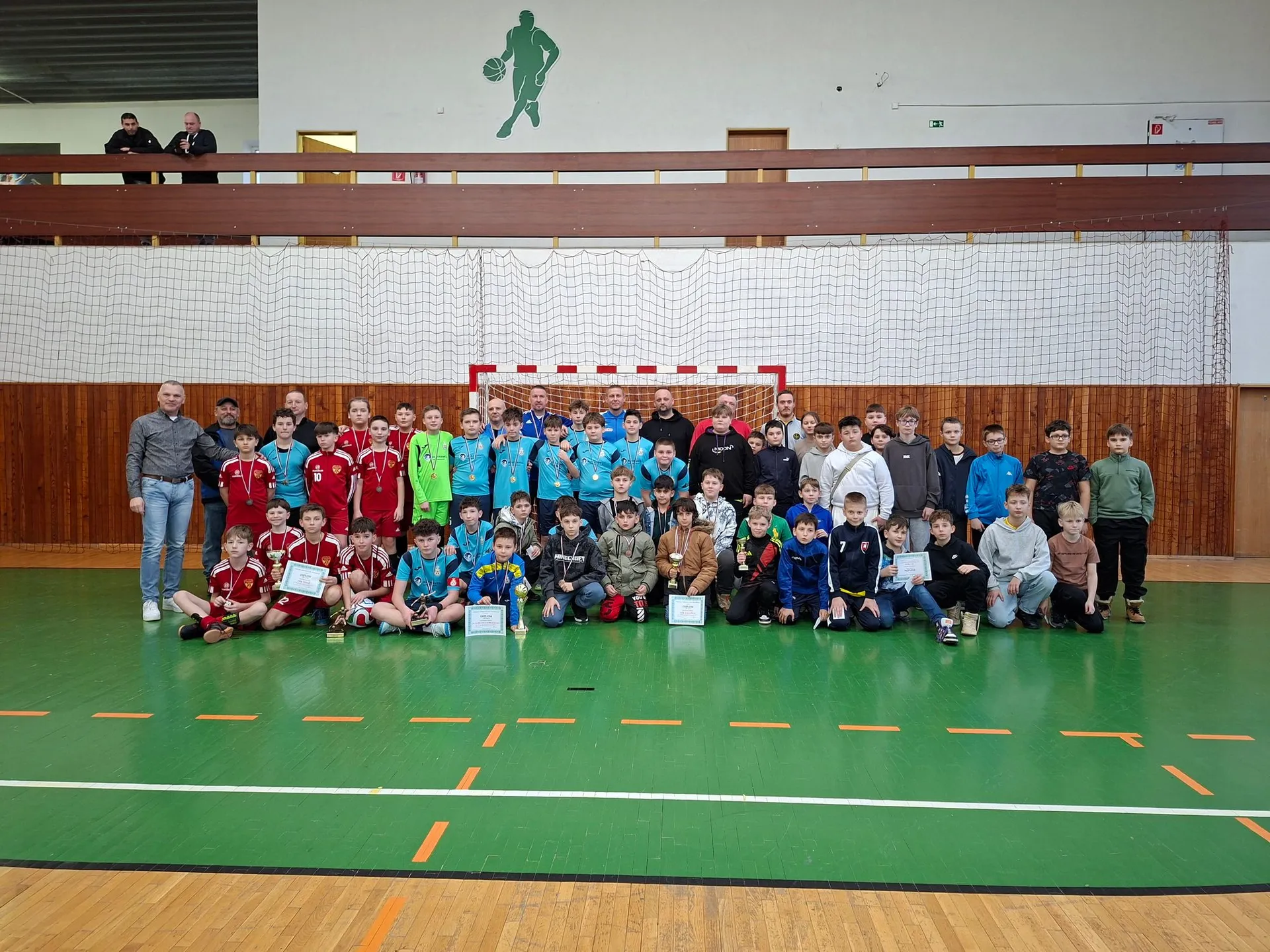 Víťazom finálového turnaja 3. ročníka „Turnaja ObFZ Michalovce družstiev ml. žiakov U13 FO a FK v halovom futbale“ pre sezónu 2025/2026 FK Sobrance-Sobranecko