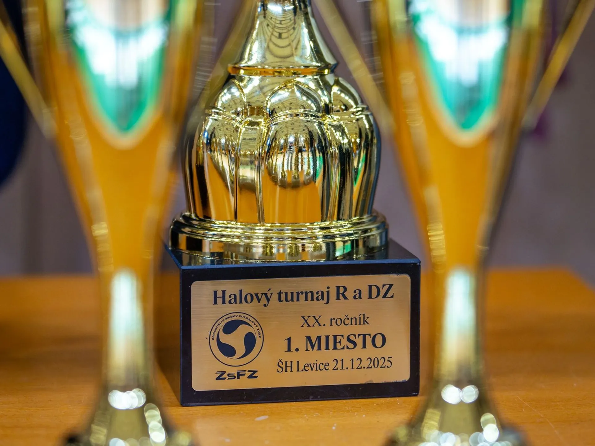 Rozhodcovia ObFZ Prievidza na XX. ročníku Halového turnaja R a DZ o Pohár predsedu ZsFZ obsadili 3.miesto.