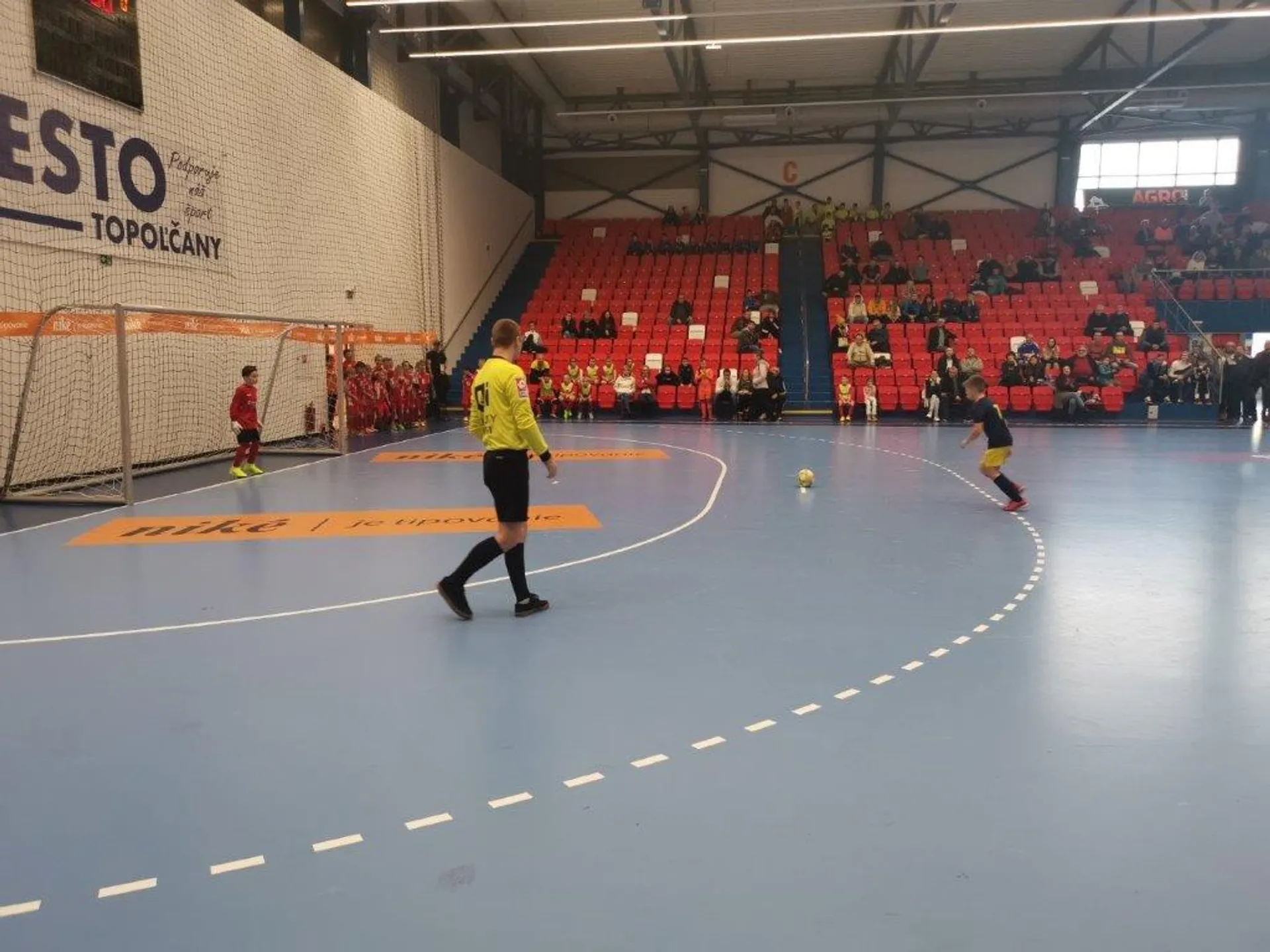 V. ročník zimného halového turnaja vo futbale mladších žiakov U13 - propozície a súpiska.
