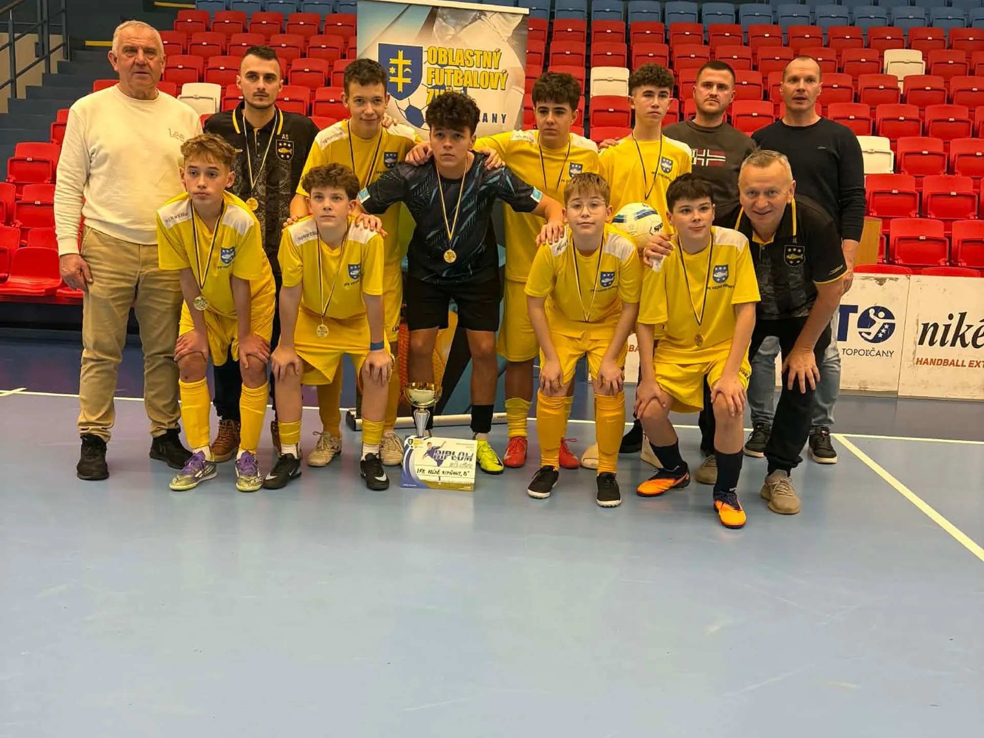 XXII. ROČNÍK TURNAJ ObFZ TOPOĽČANY ŽIAKOV U15 VYHRALI OFK V. RIPŇANY "B"