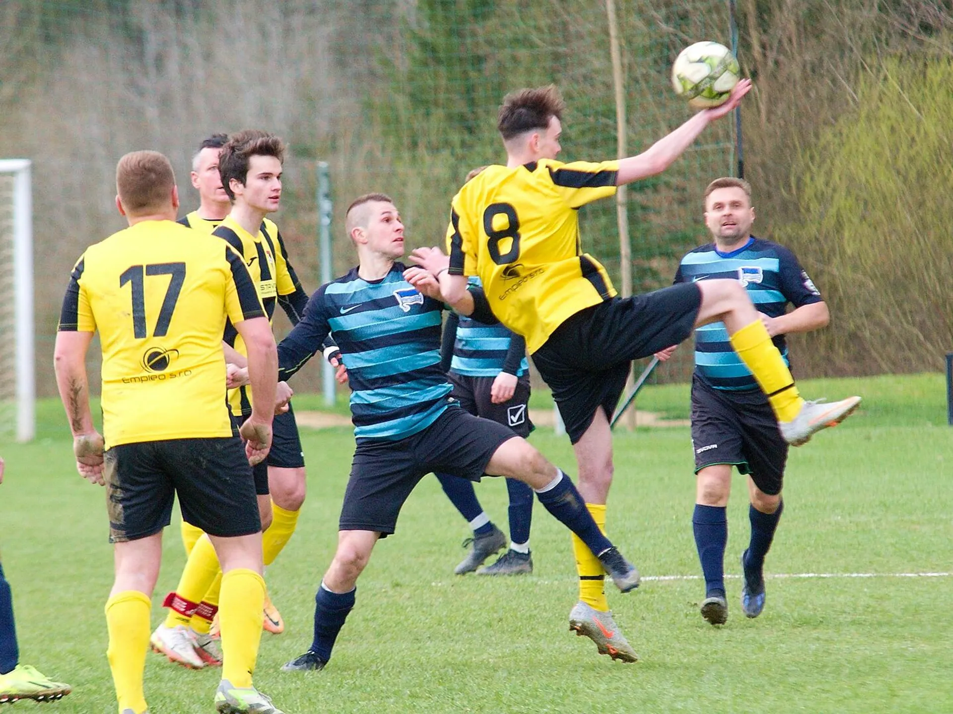 DRUHÁ TRIEDA - Prvé jarné kolo patrilo domácim iba okrem zaváhania Mojša