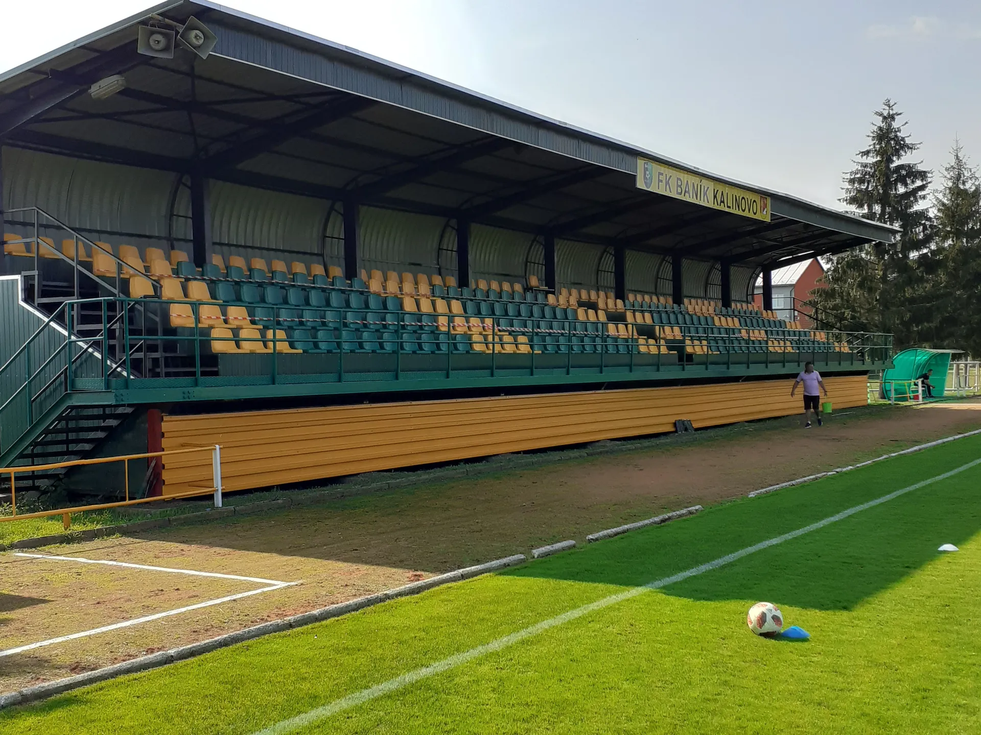 KALINOVO - rekonštrukcia tribúny