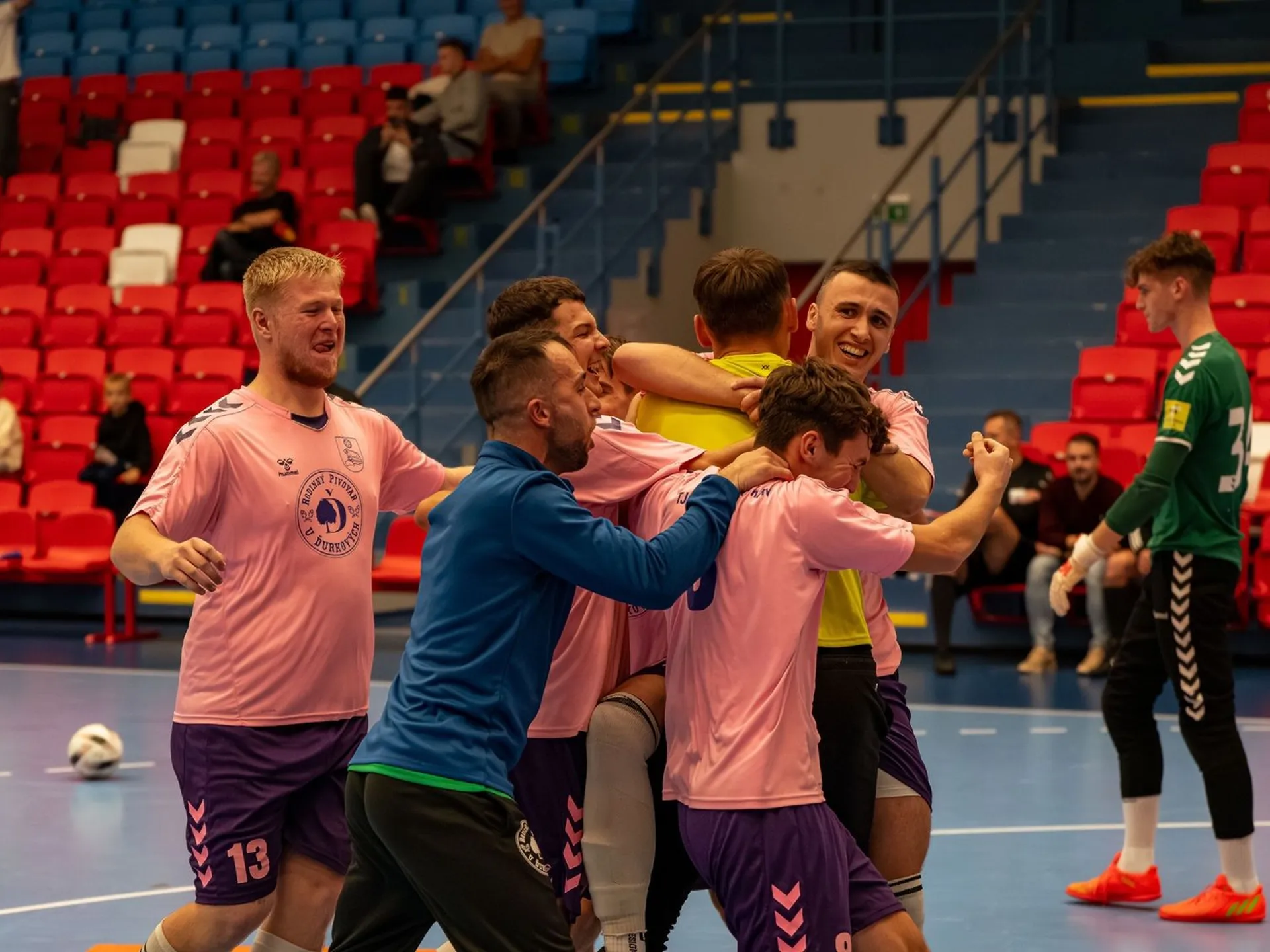 Mužský turnaj ZsFZ vlani vyhrali teraz už šiestoligové Žabokreky nad Nitrou.