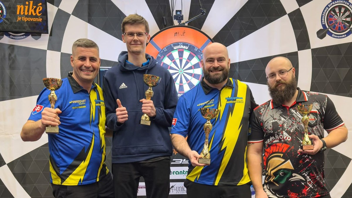 Debutantom v Niké Dart Lige bude aj Oliver Novotný (druhý zľava).