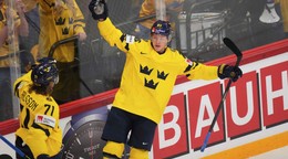 Lucas Raymond (vpravo)