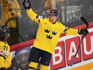 Lucas Raymond (vpravo)