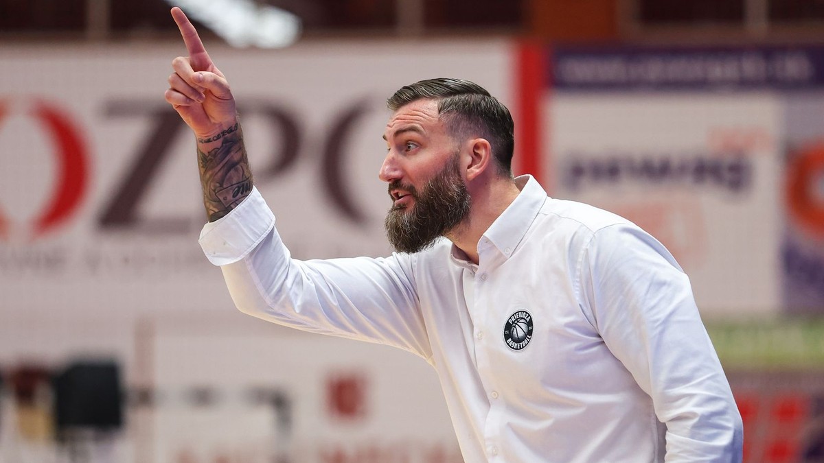 Hlavný tréner BC Prievidza Gareth Murray.