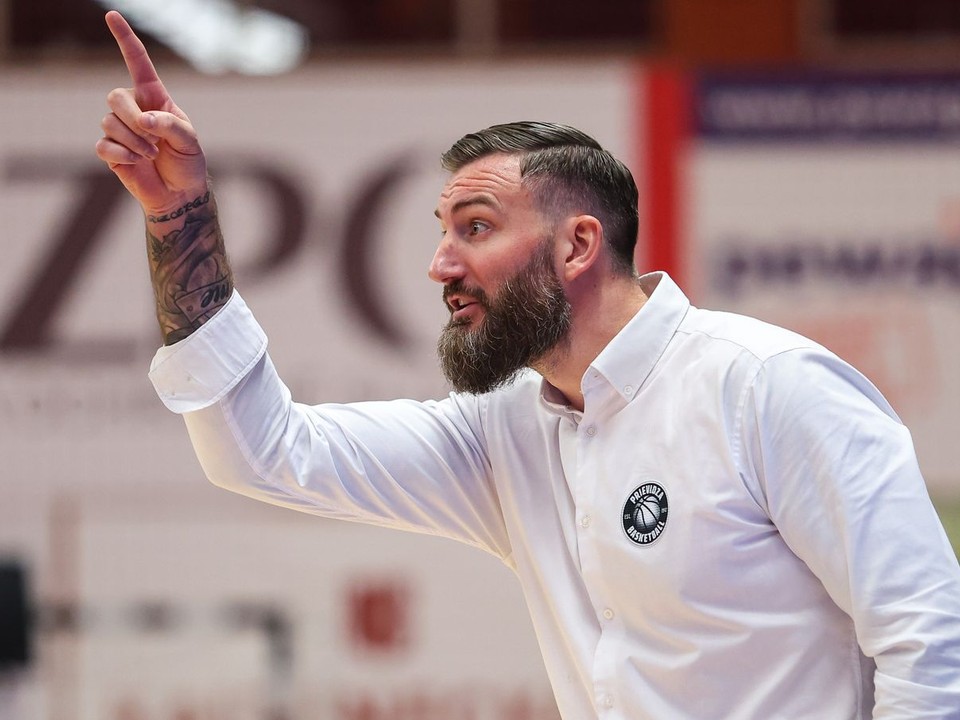 Hlavný tréner BC Prievidza Gareth Murray.