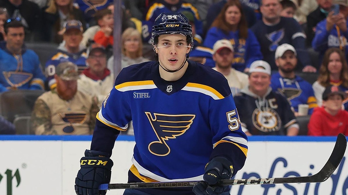 Dalibor Dvorský v drese St. Louis Blues. 