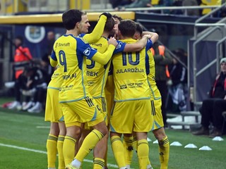 Radosť hráčov FC Košice po strelení gólu v zápase 19. kola futbalovej Niké ligy FC Košice - MFK Skalica.