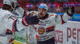 Marek Hecl v drese Zvolena sa teší z gólu