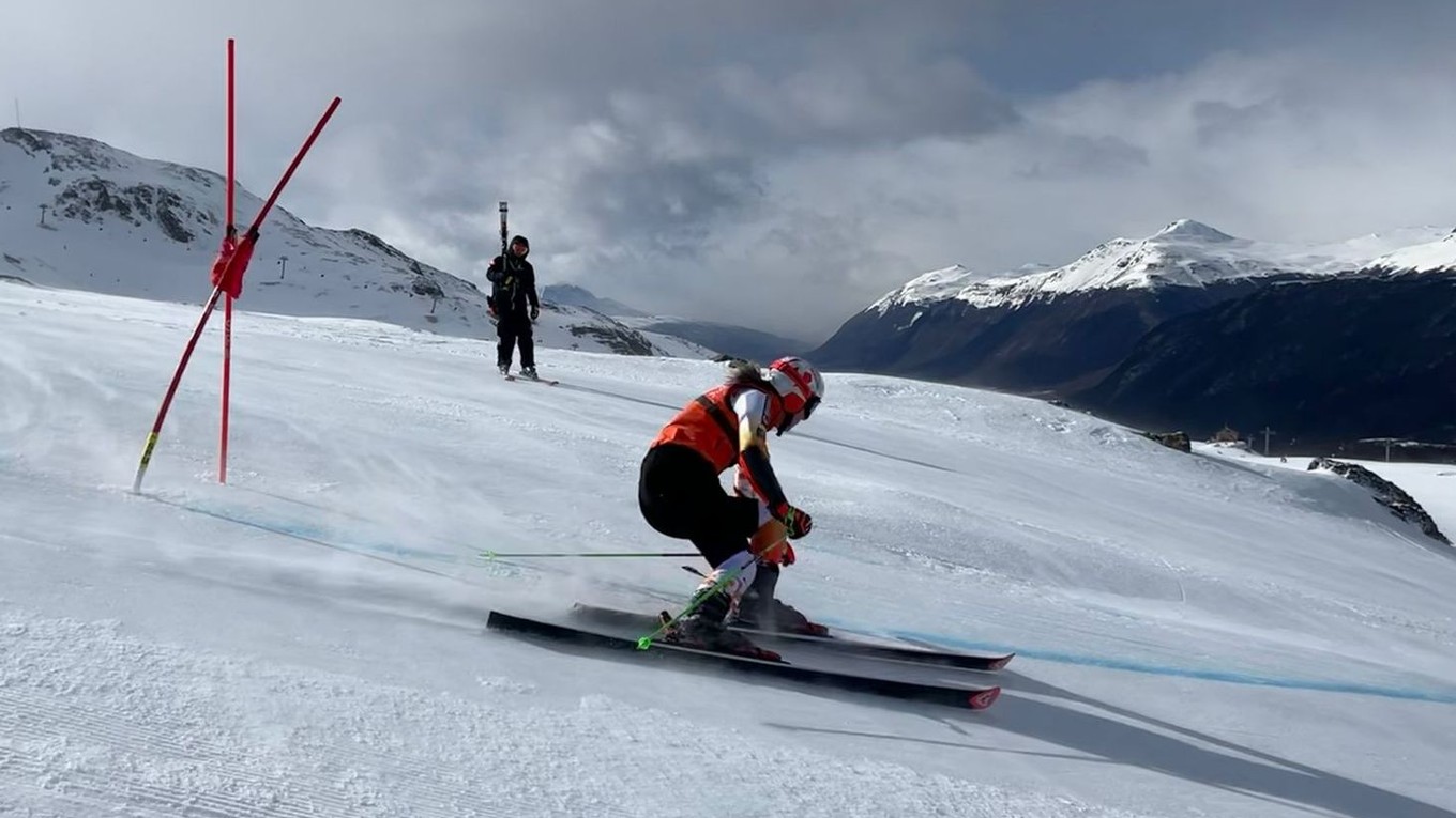 Petra Vlhová počas tréningu v stredisku Ushuaia v Argentíne.