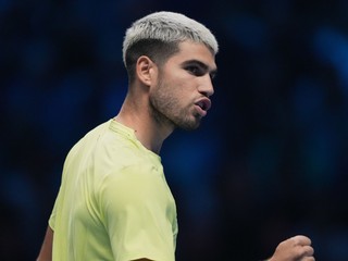 Carlos Alcaraz počas semifinálového zápasu na Turnaji majstrov 2025.