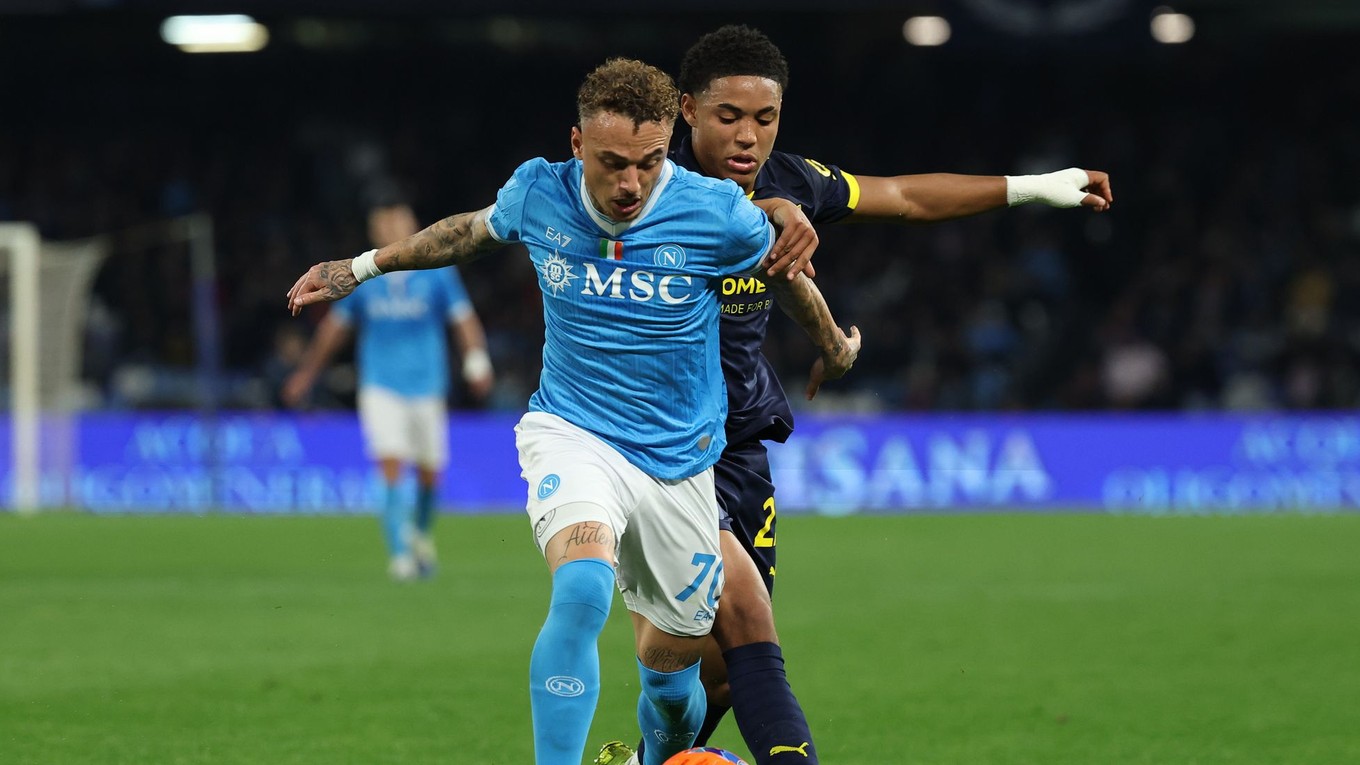 Momentka zo zápasu Neapol - Parma.