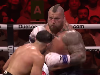 Eddie Hall v súboji s Furym.