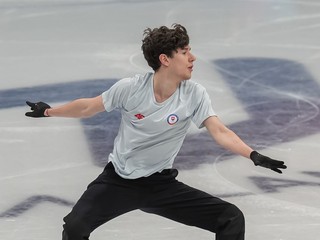 ONLINE: Adam Hagara dnes ide krátky program v krasokorčuľovaní na ZOH 2026.