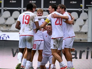 Radosť hráčov trenčianskeho béčka.