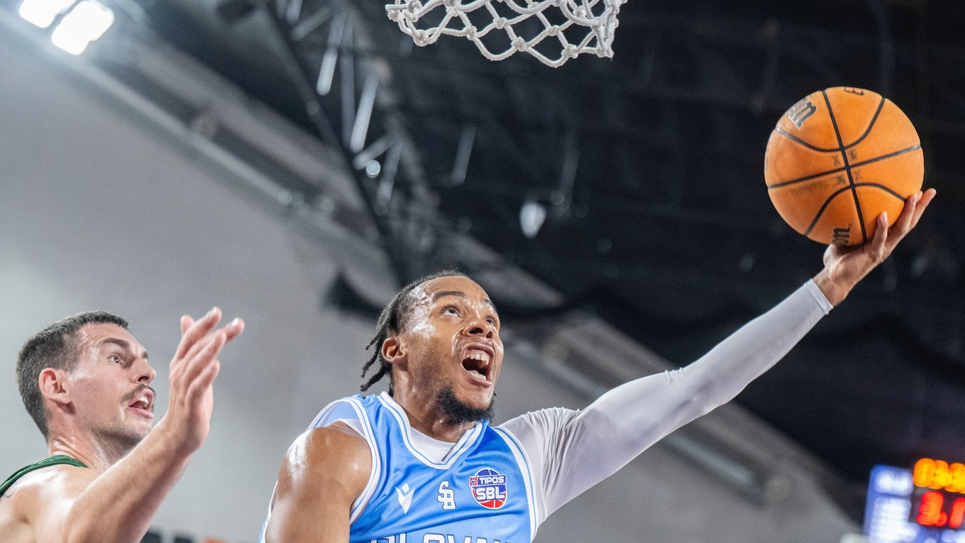 Momentka zo zápasu Tipos SBL.