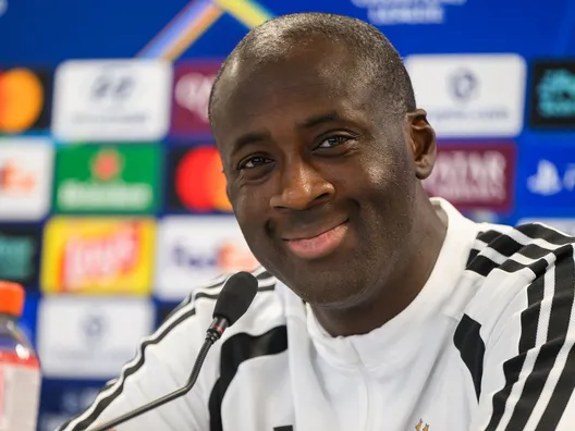 Tréner Slovana Yaya Touré.