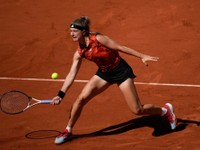 Karolina Muchová v zápase osemfinále Roland Garros 2023.