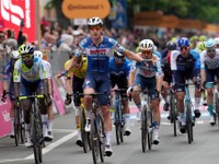 Belgický šprintér Tim Merlier vyhral tretiu etapu Giro d'Italia 2024.