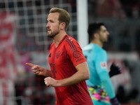 Futbalista Bayernu Mníchov Harry Kane sa teší z gólu.