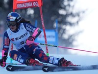 Croatia's Zrinka Ljutic speeds down the course during an alpine ski, women's World Cup giant slalom race in Kranjska Gora, Slovenia, Saturday, Jan. 4, 2025. (AP Photo/Giovanni Auletta)